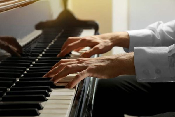 Master-classical-pianist_feat (1)