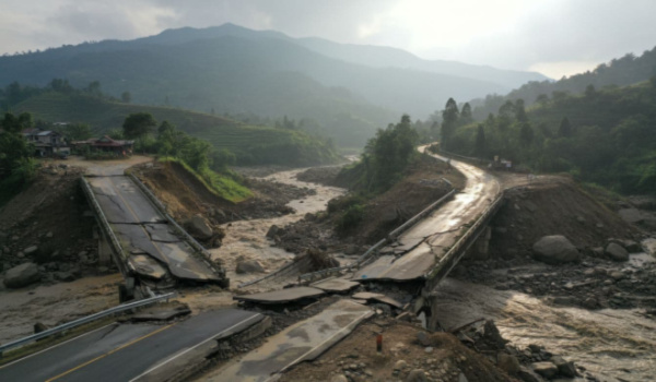 west-sumatra-landslide-destroyed-bridges-roads